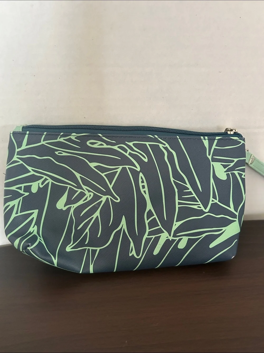 Manaola Kinolau Tropical  Zip Clutch with Strap